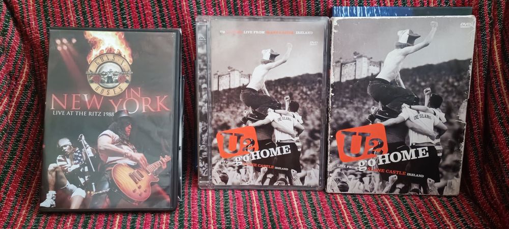 Lote de DVDs e cds