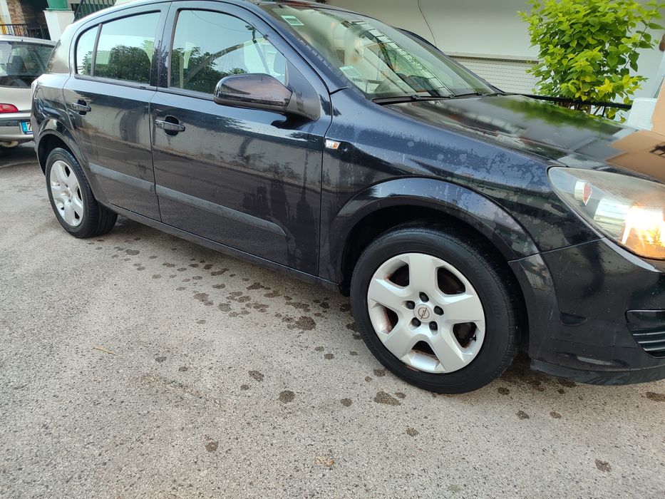 Opel astra 1.3 CDTI 150 mil quilómetros foto 3