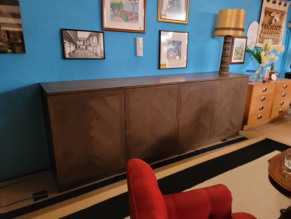 Excelente aparador de marca area - Muito bom estado geral