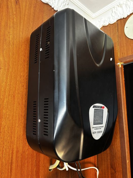 Релійний стабізатор напруги Luxeon WDR-10000