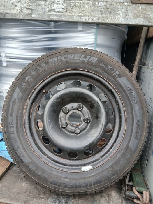 Пара зимових шин Michelin Alpin 5 205/60/16