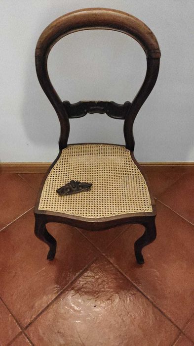 Cadeiras em palhinha