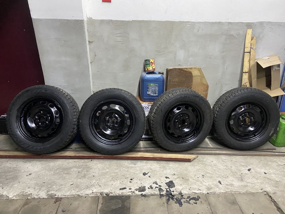 Резина зима  195/65 r15  з дисками 5/112 ET 45 wag  оригінал