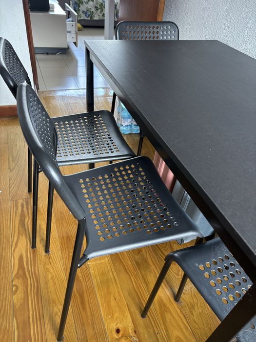 Mesa com 4 cadeiras ikea