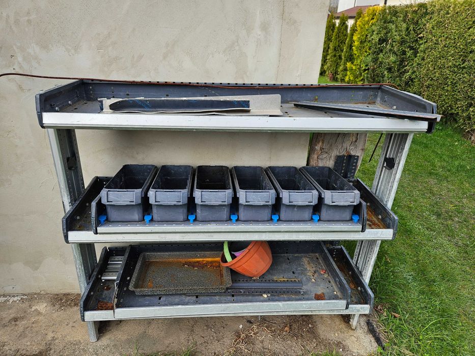 Regał zabudowa półki do busa