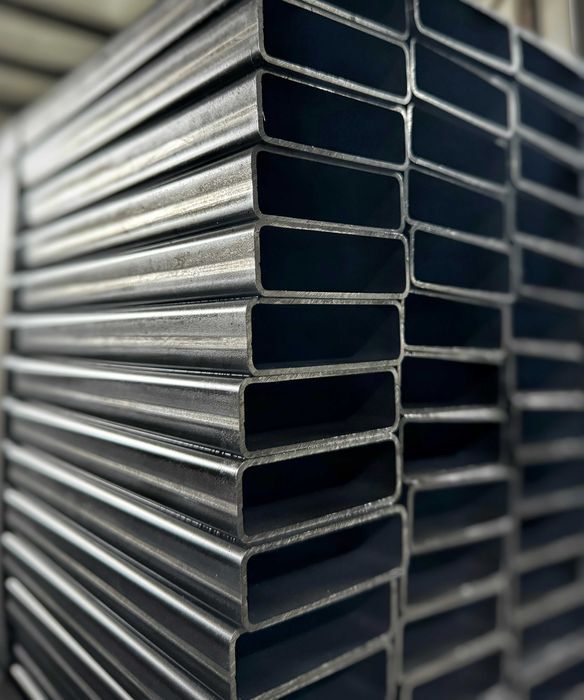 Profile stalowe czarne i ocynkowane - szeroki wybór!