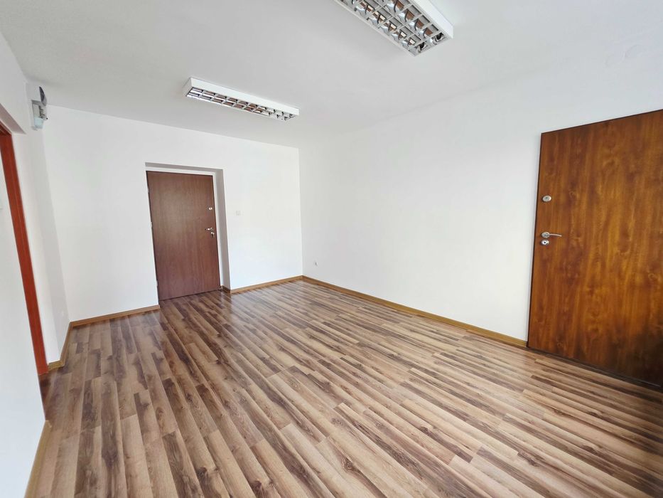 Lokal biurowo - usługowy centrum Bytomia  3 pokoje  Parter Moniuszki 26A
