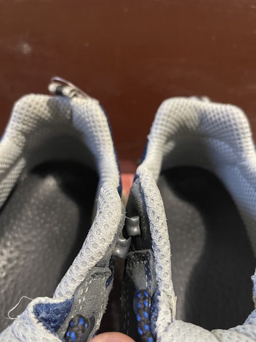 Взуття шкіряне кросівки міцні