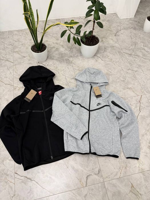 Нова Зіпка Nike Tech Fleece