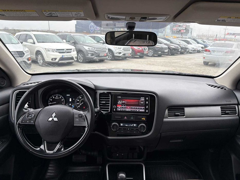 Mitsubishi Outlander III 2017
