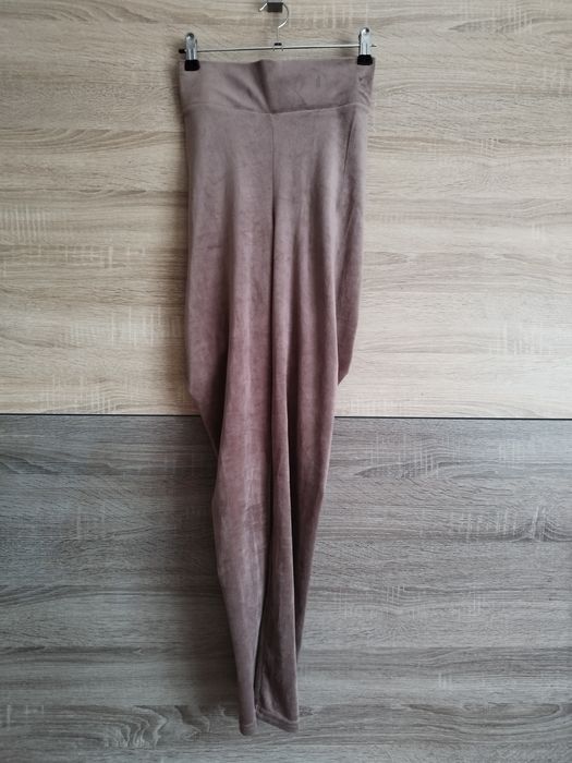 Świetne legginsy welur z marszczeniem push'up XS