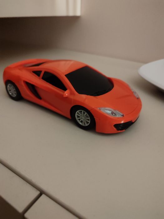 Машинка на радіо управління