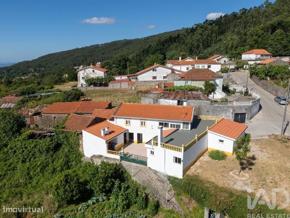 T3 Country House in Vila Nova de 150 m2