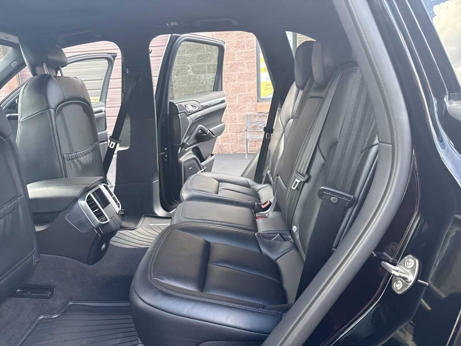 Porsche Cayenne      2017