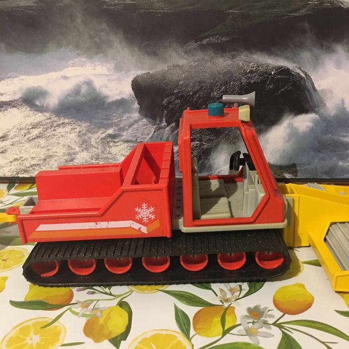 zabawka PLAYMOBIL Family Fun 9500 Ratrak.