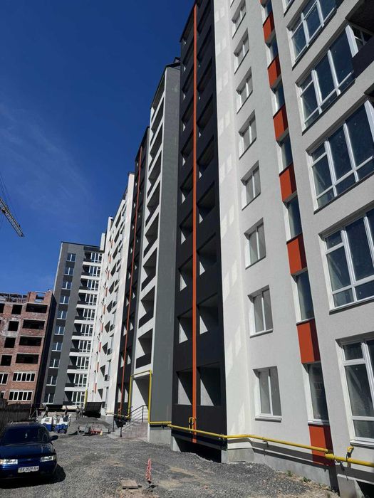 Супер МІСЦЕ, зданий будинок, вул.Інститутська 1к, середній поверх