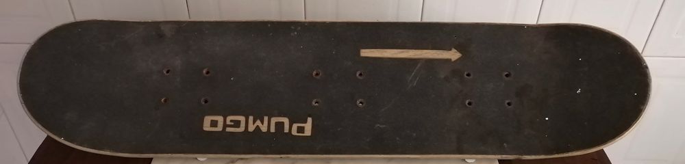 prateleira de parede da arte do lixo