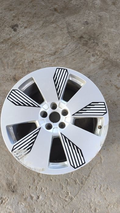 Диск     audi e-tron