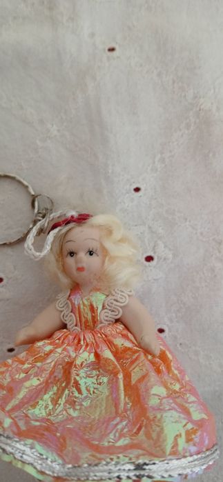 Porta-chaves boneca