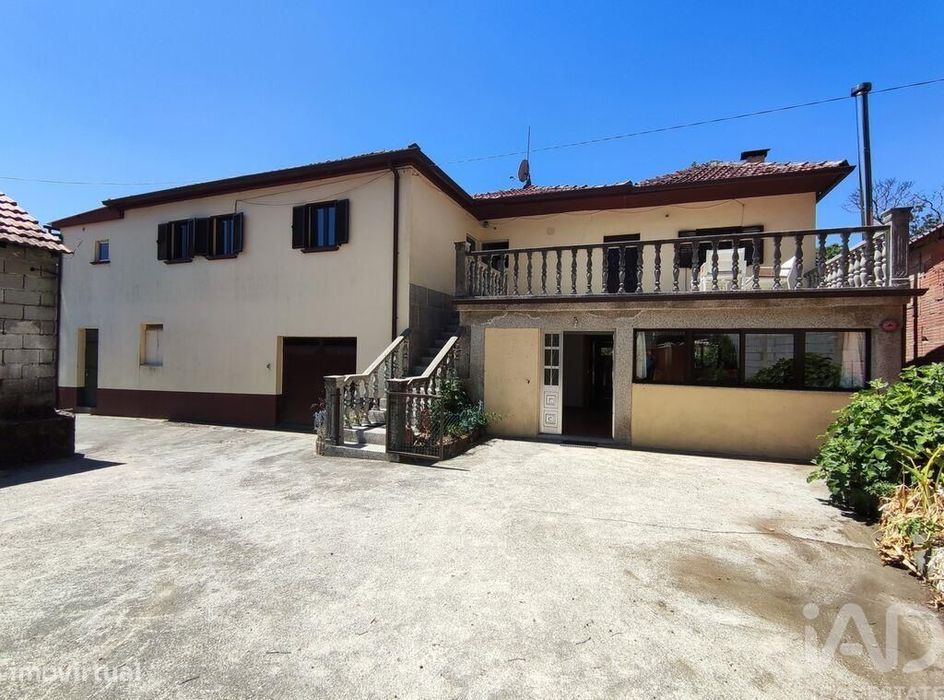 Casa T5 em Moledo de 517,00 m2