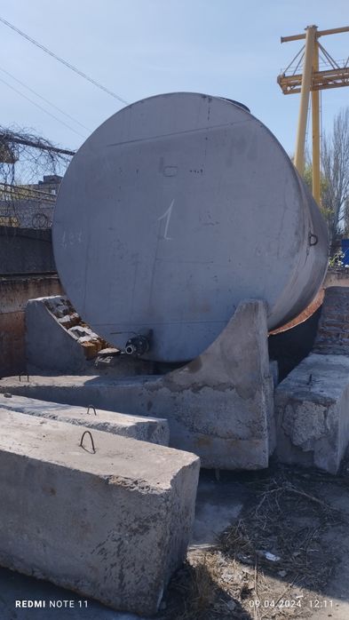 Бочка-цистерна 10 кубов .