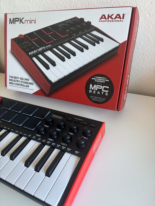 Akai Professional MPK Mini mk3 Controlador MIDI usb 25 Teclas Novo