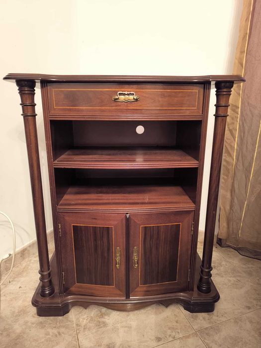 Móvel de canto e apoio