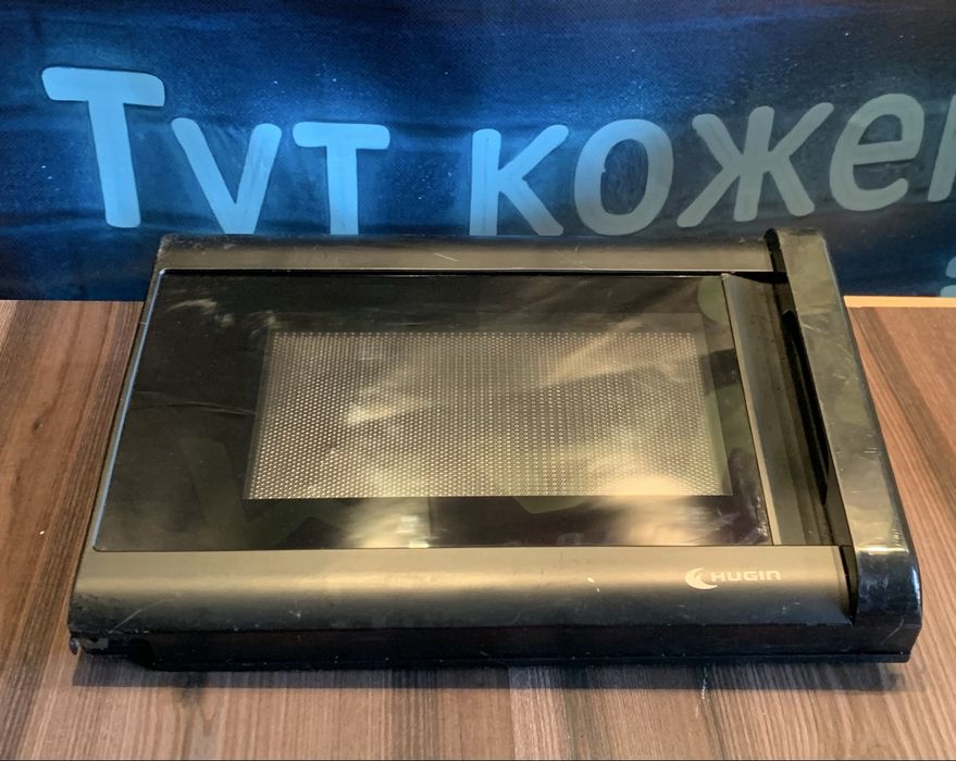 Дверцята до мікрохвильової печі