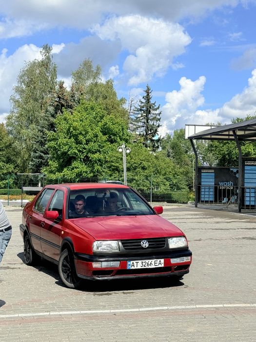 венто 1.8 газ бензин  1350$