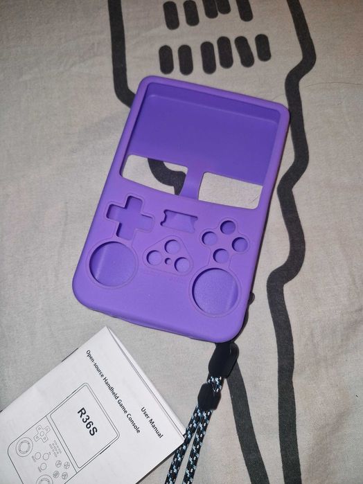 Vendo consola R36S roxa