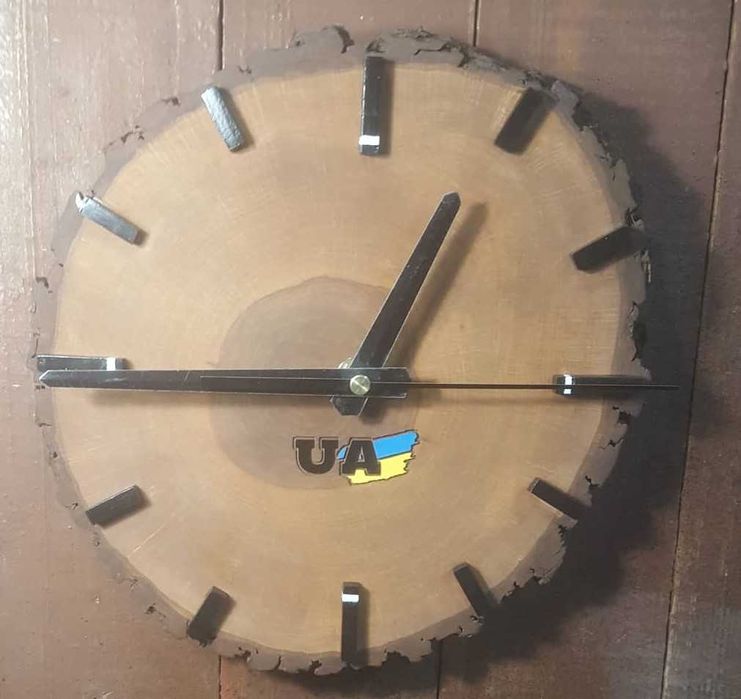 часы ручной работи. натуральное дерево