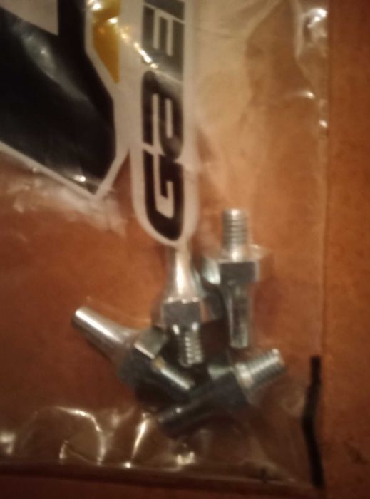 Pitões para sapatilhas