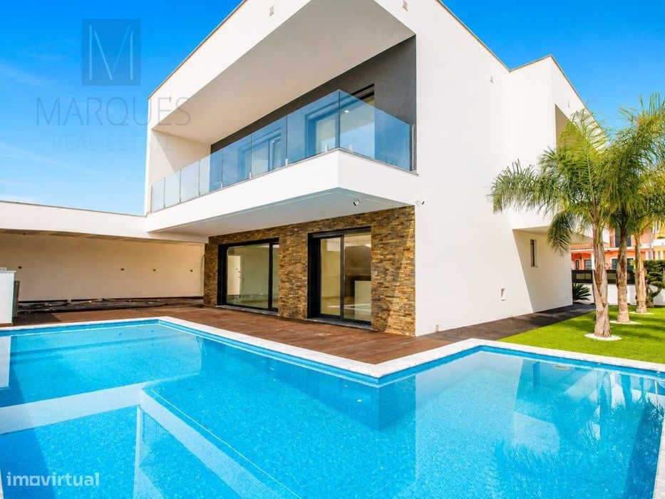 Moradia V4 com jardim e Piscina na Quinta de Valadares - Marisol