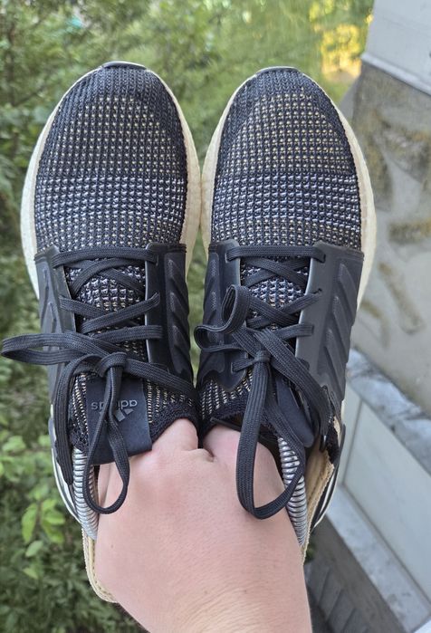 40.5р Adidas Ultraboost 19 жіночі кросівки