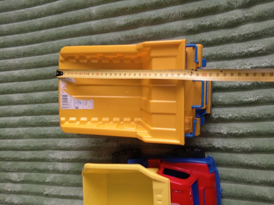 Машинки средних размеров