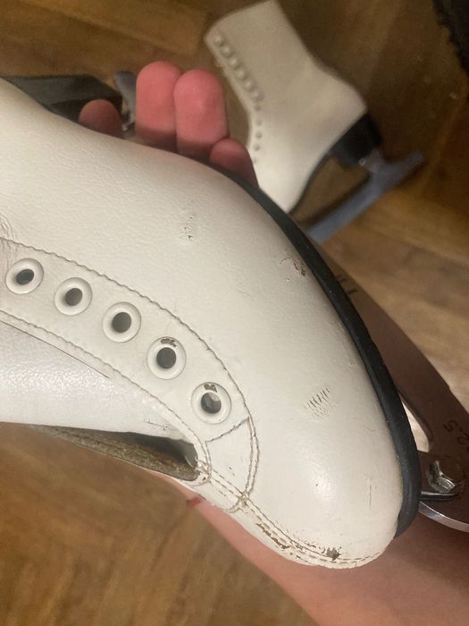 Коньки до фигурного катания