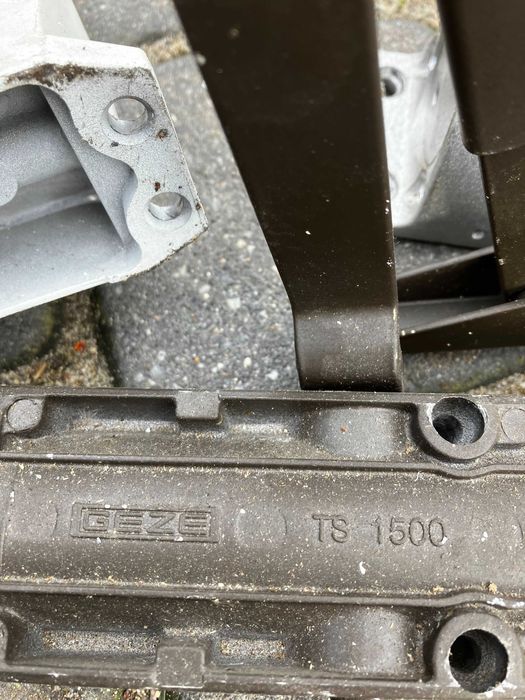 Samozamykacz TS 1500 GEZE  do drzwi