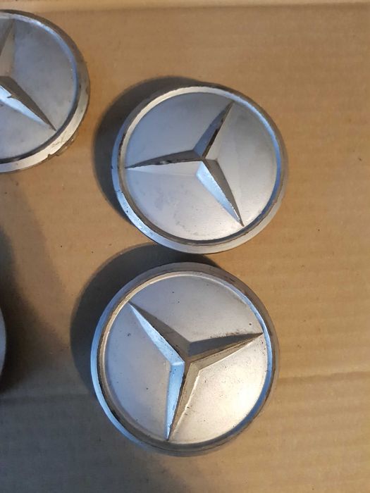 Dekielki felg barok mercedes R107 4 szt oryg.