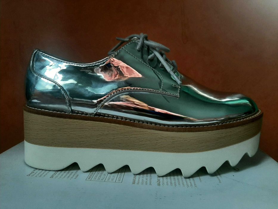 Buty oksfordki srebrne