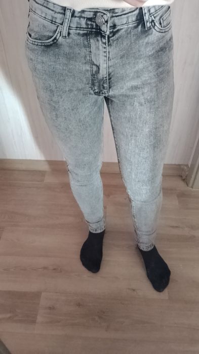 Джинси жіночі 2 шт за 325грн в ідеальному стані