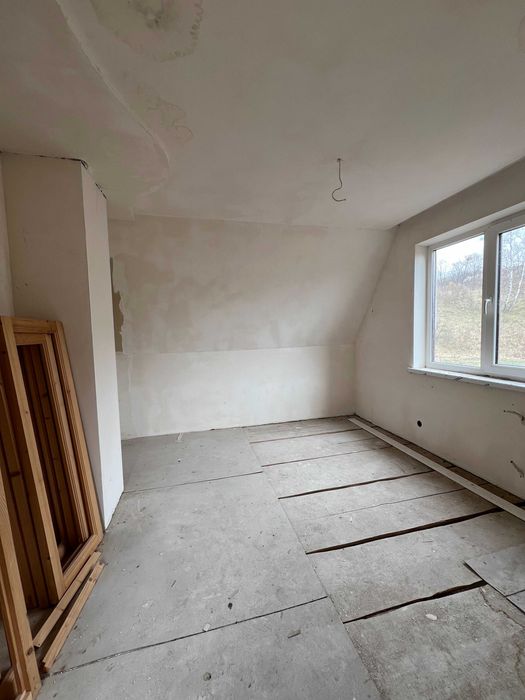 Продаж! Два будинки в жилому стані + гараж