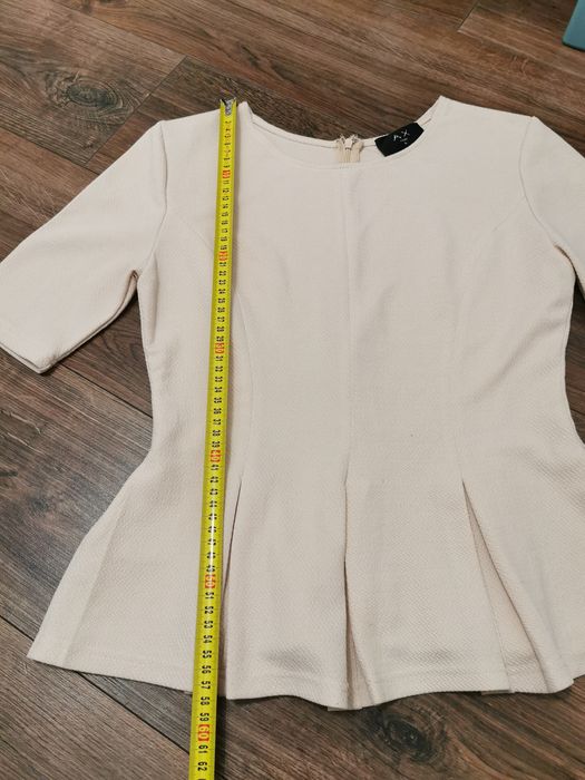 Bluzka z baskinką bluzeczka z krótkim rękawem elegancka M 38
