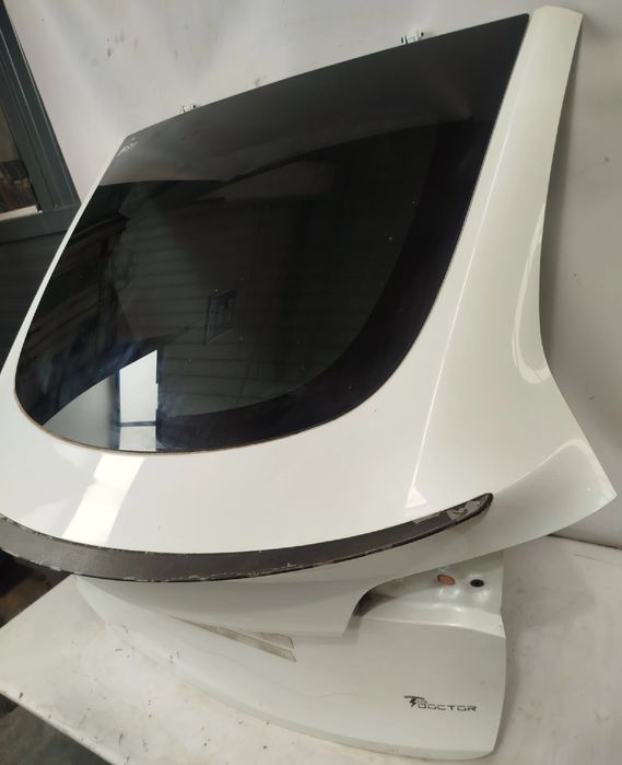Porta / tampa da mala TESLA Model Y (5YJY)