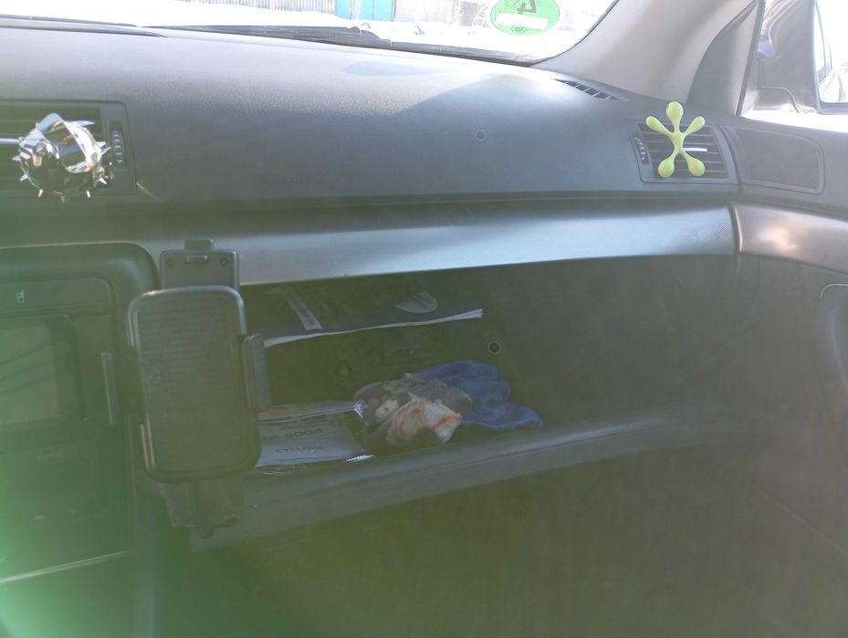 AUDI A4 8E  Автомат.