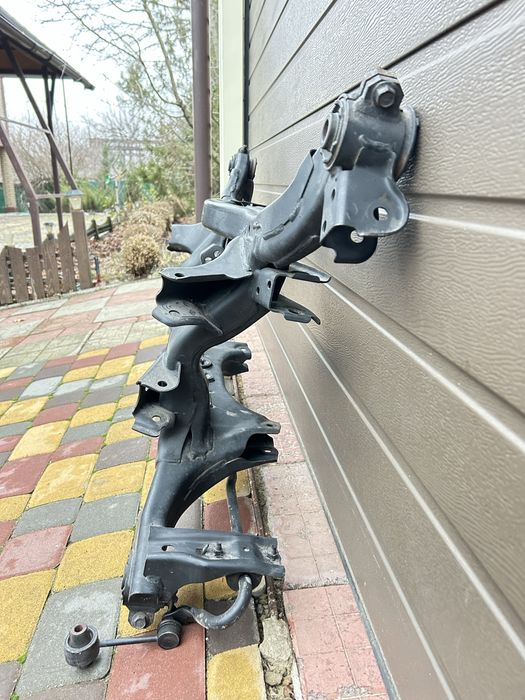 Подрамник Subaru Outback 2017