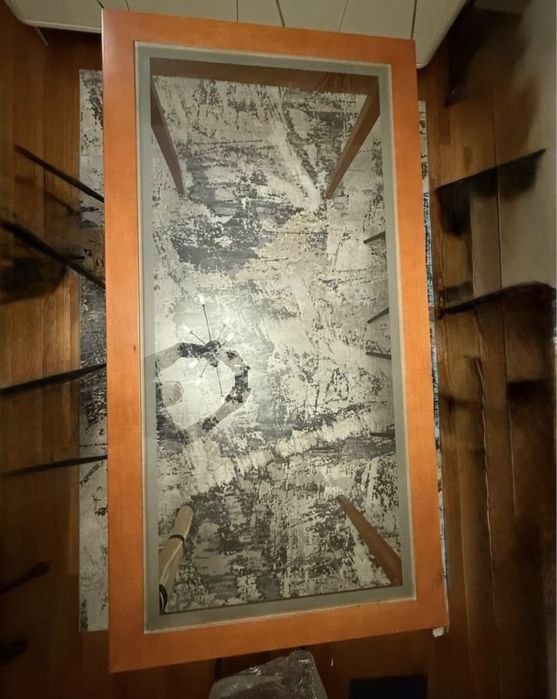 Mobilia em cerejeira.