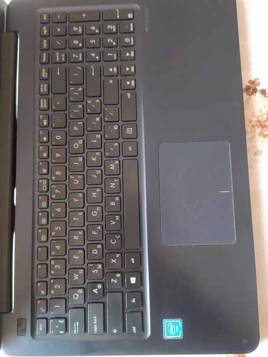 Ноутбук ASUS на запчасті.