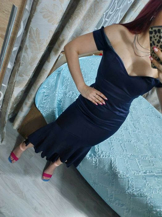 Sukienka midi obcisła