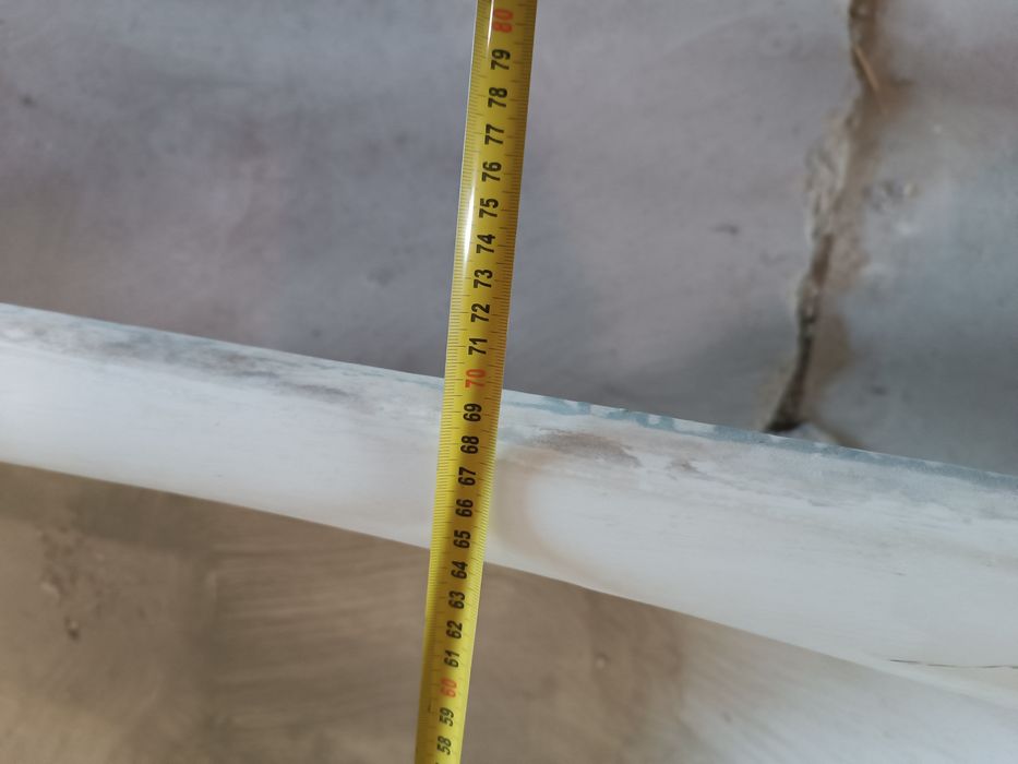 Ванна чавунна на ніжках.