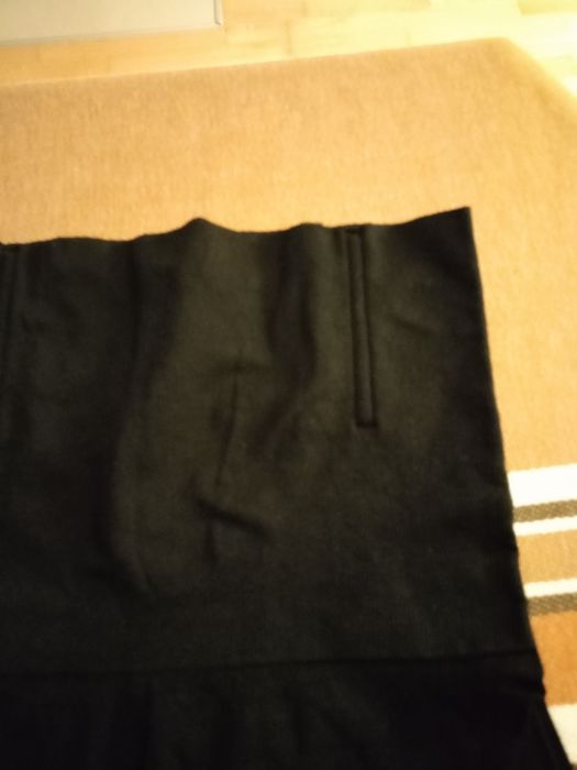 Czarne majtki modelujące.